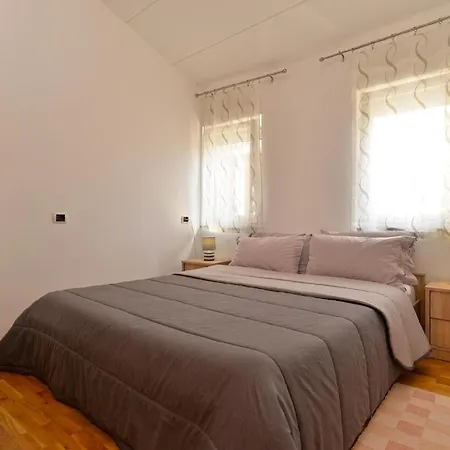 Fuer 5 Personen Ca 45 Qm In Galizana, Istrien Istrische Riviera Apartman Galižana